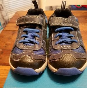 Toddler boy Clarks tennis shoes